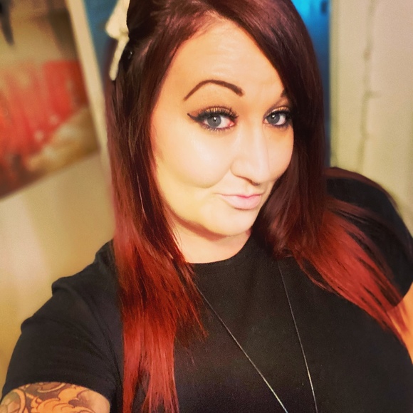 Meet your Posher, Jessica - Picture 1 of 1